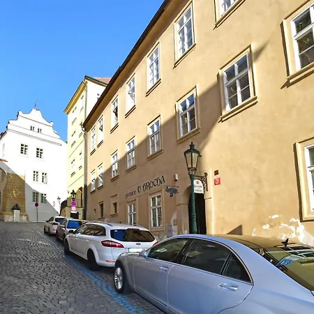 Romantic Under The Castle Apartment