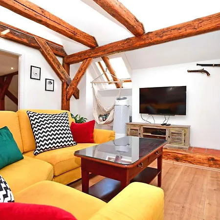 Romantic Under The Castle Apartment Prague