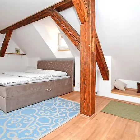 Romantic Under The Castle Apartment *