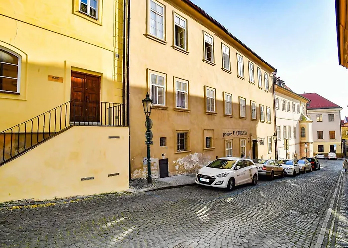 Romantic Under The Castle Prag