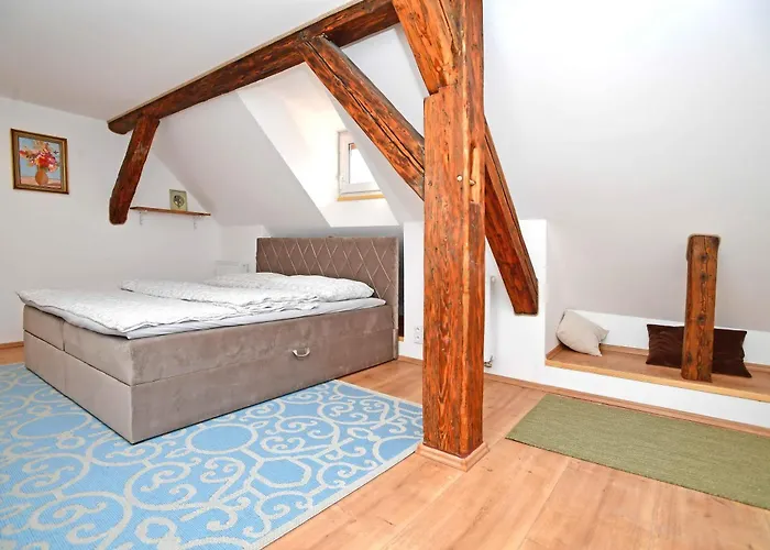 Romantic Under The Castle Apartment *