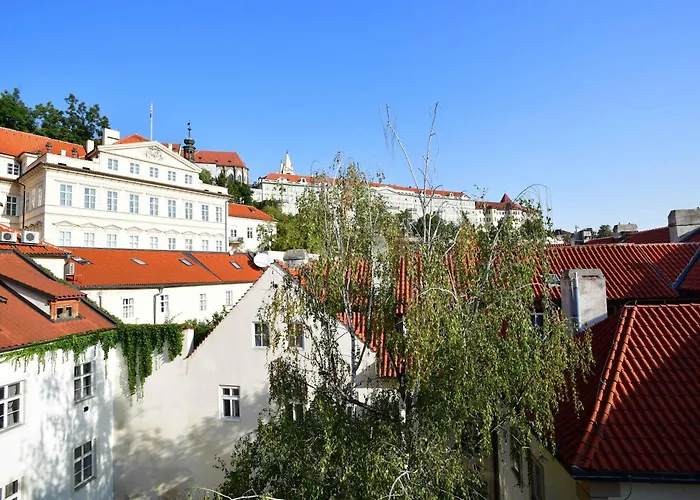 Romantic Under The Castle Apartamento Praga